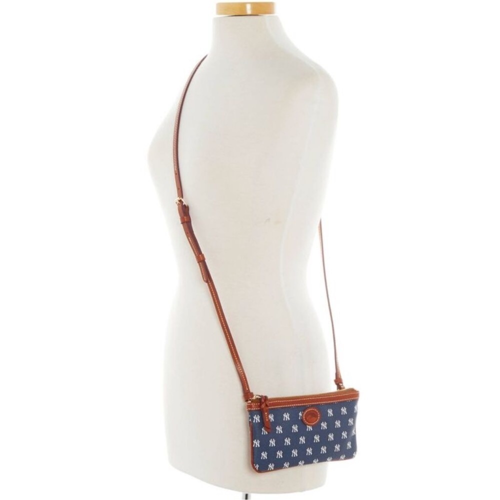 Dooney & Bourke MLB New York Yankees Large Slim Crossbody - Yankees - Picture 4 of 10